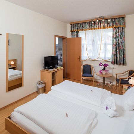 Gasthaus Pension Zum Lustigen Steirer Bruck an der Mur Rum bild