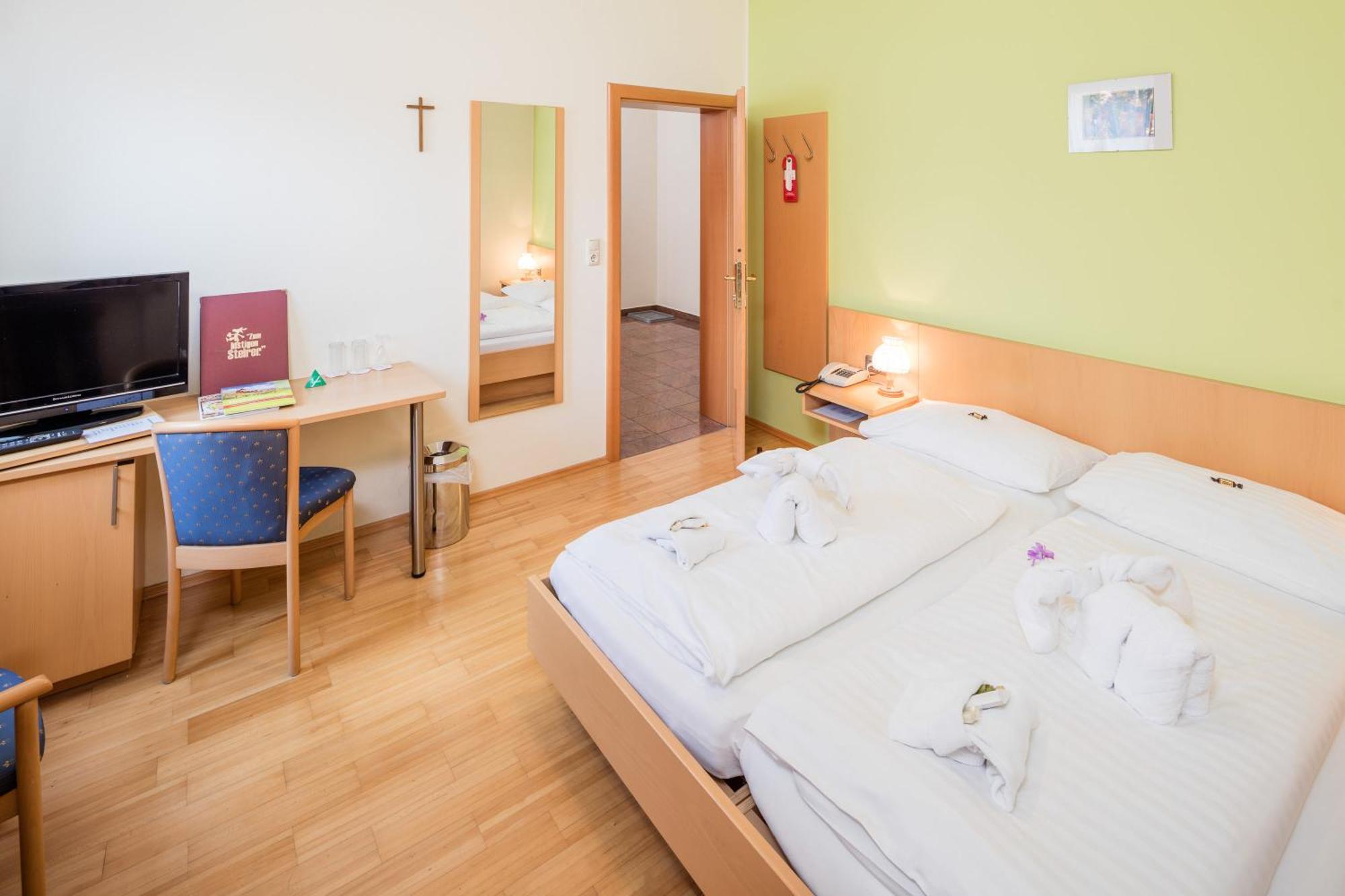 Gasthaus Pension Zum Lustigen Steirer Bruck an der Mur Rum bild